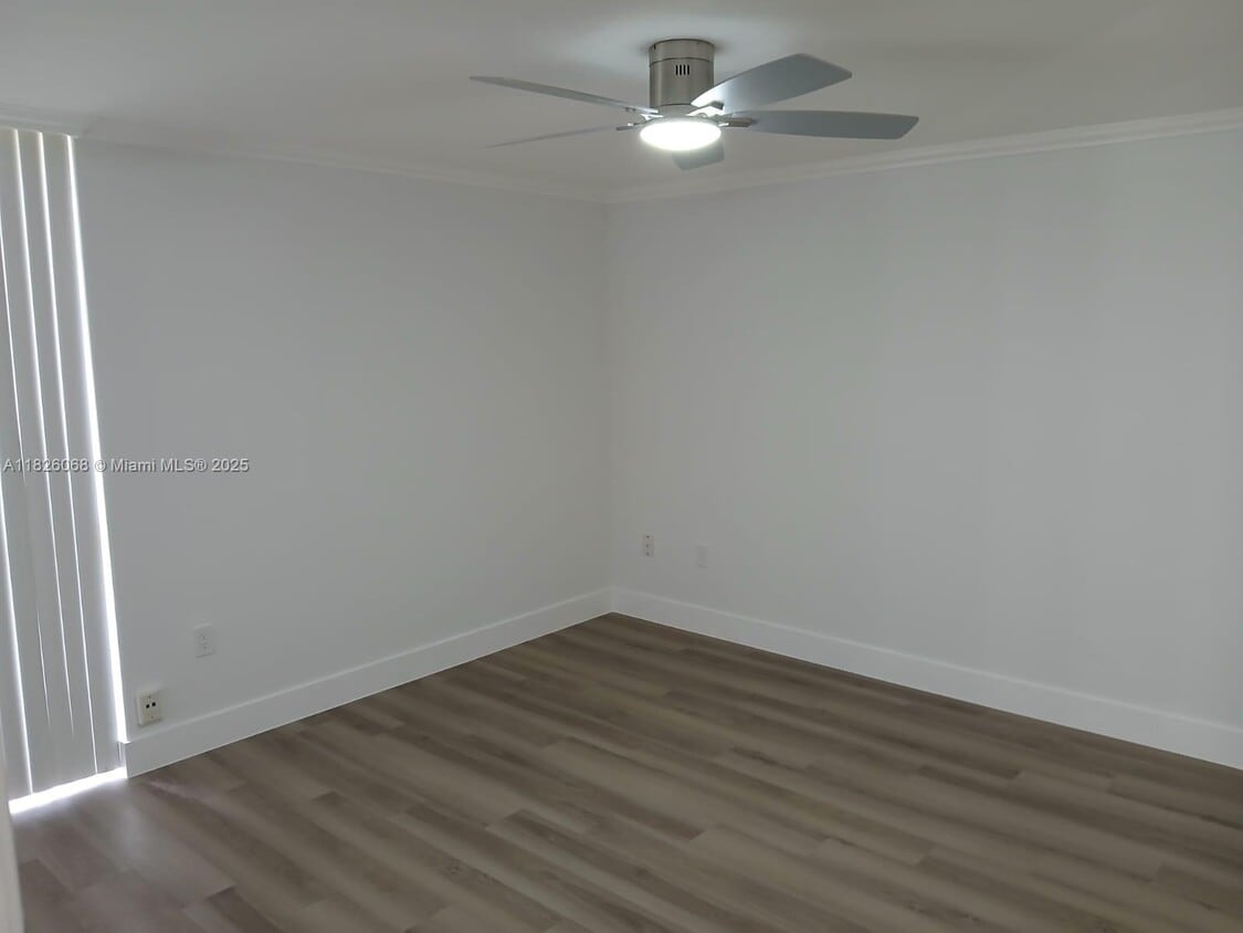 Foto principal - 6955 NW 186th St