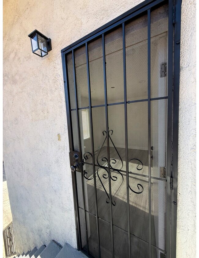 Foto del edificio - 2-1342 E 59th St