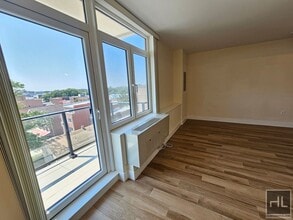Building Photo - Modern Studio with Heated Bathroom Floor |...