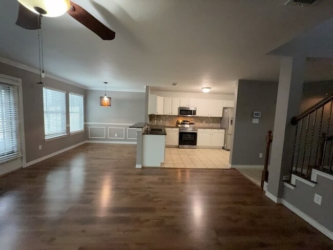 Building Photo - 12614 Oceanside Dr