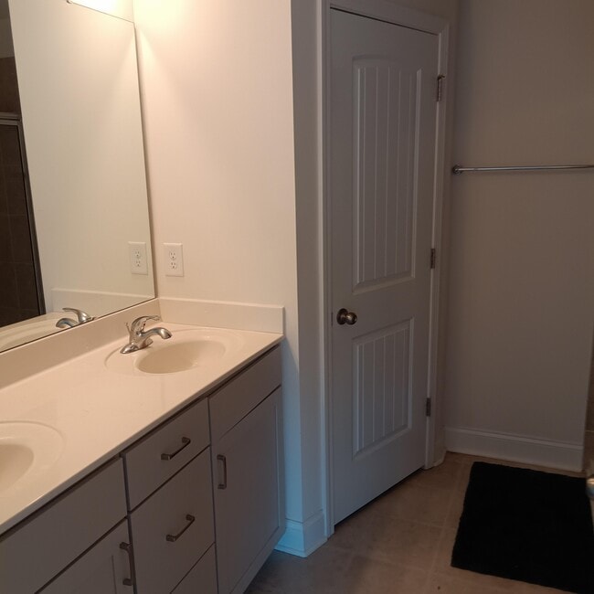 Building Photo - 1424 Scholar Dr