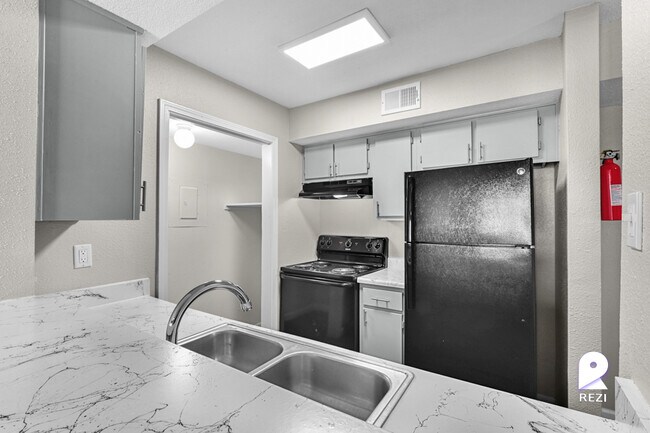 Building Photo - 13100 Stonefield Dr