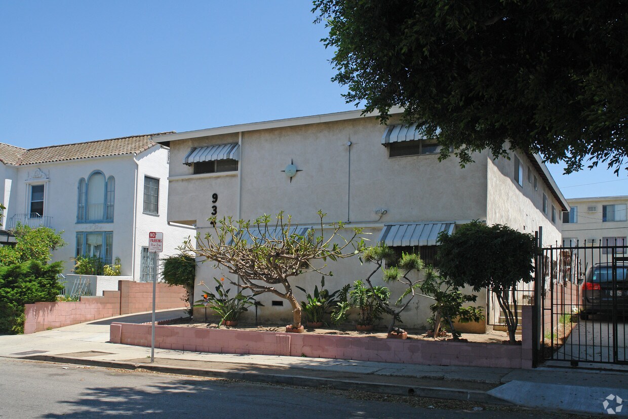 Building Photo - 3561 San Marino
