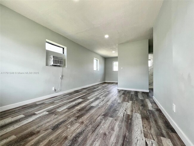 Foto del edificio - 529 NW 5th St