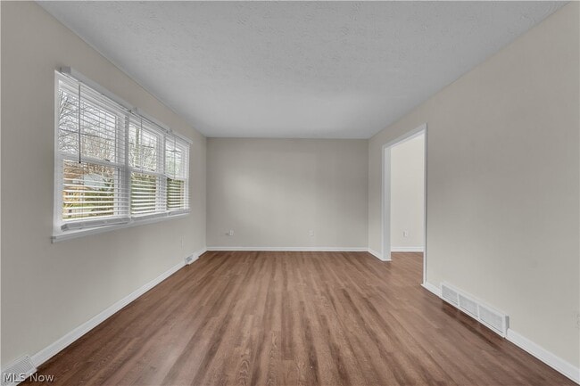 Building Photo - 5498 Broad Blvd