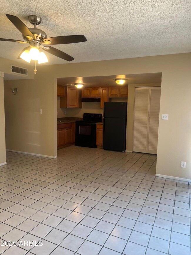 Building Photo - 3445 E Earll Dr