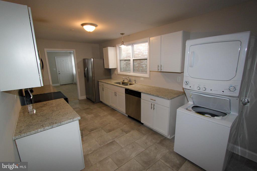 Foto principal - 212 W Burke St