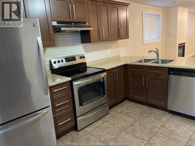 Photo du bâtiment - 1686 Northway Ave