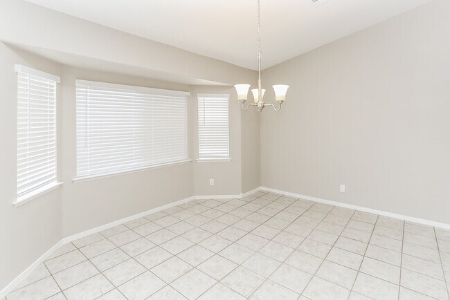Foto del edificio - 6221 Tupac Ln