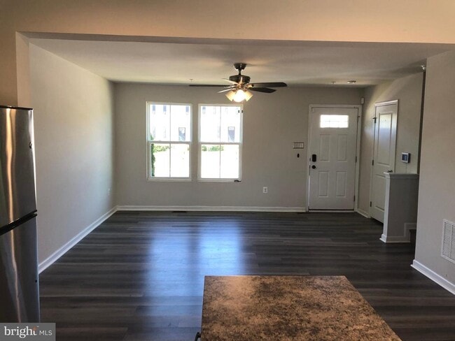 Building Photo - 46350 Creeping Primrose Ln