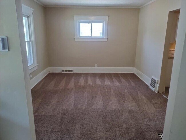 Building Photo - BELOW MARKET RENT!