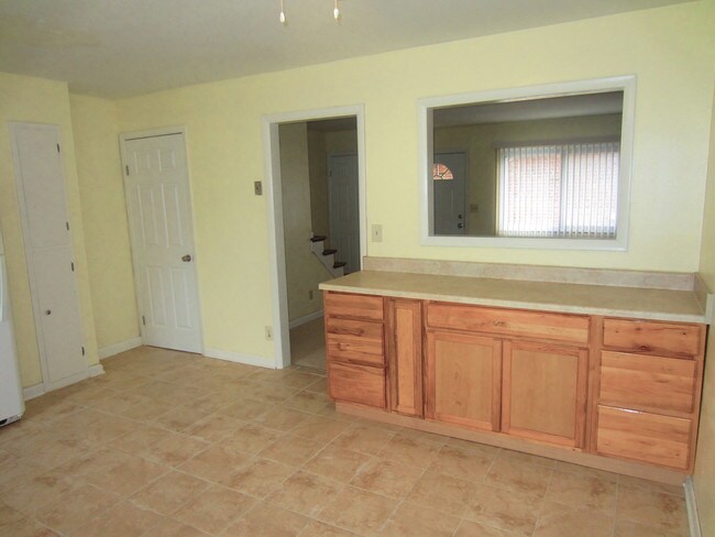 Building Photo - 5621 Ironwood Ct