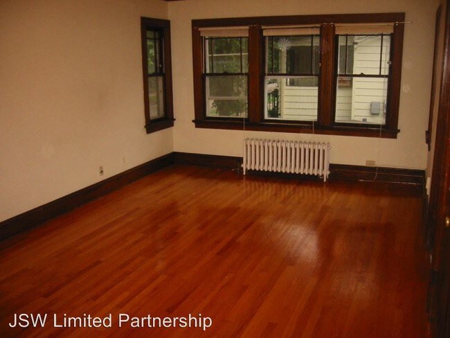 Building Photo - 450 N Few St