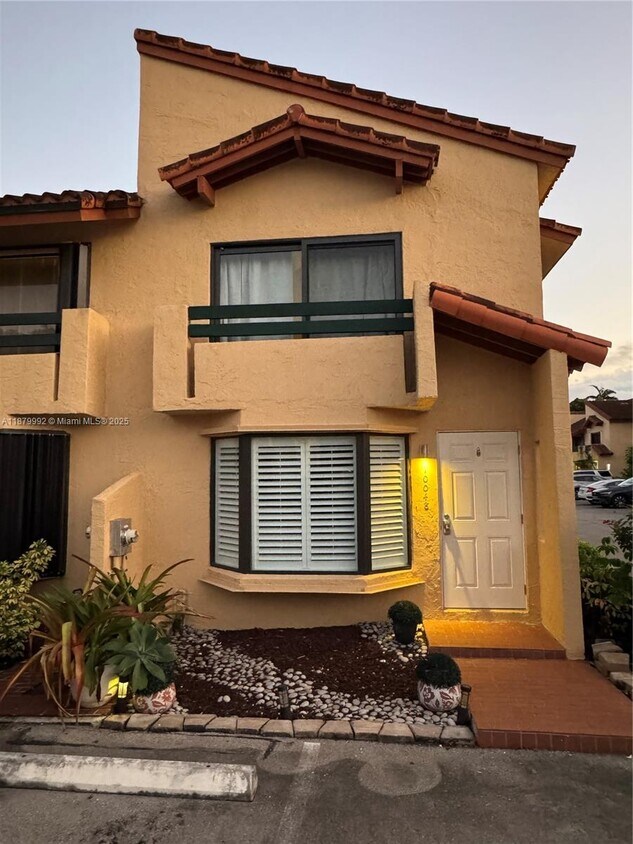 Primary Photo - 10048 SW 77th Ct