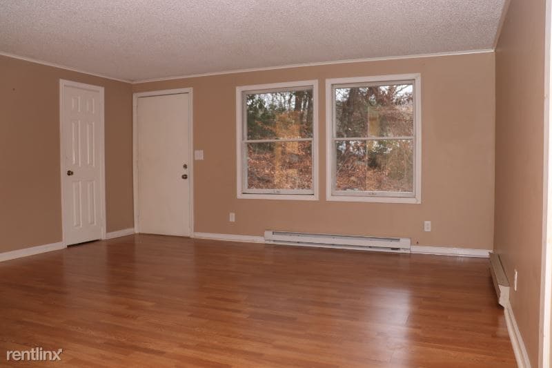 Primary Photo - 3 br, 1.5 bath House - 14 Fatima Dr