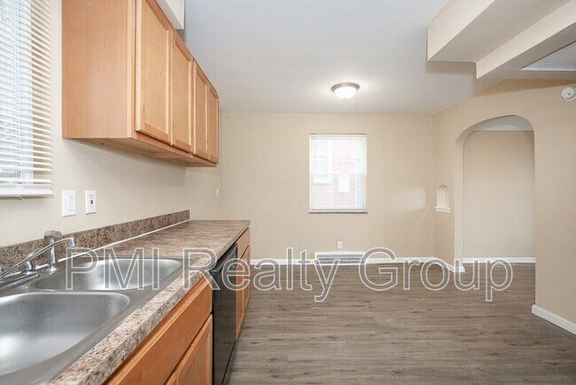 Building Photo - 645 Babbitt Rd