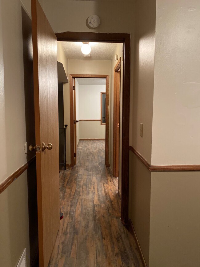 Foto del edificio - 5812 84 1/2 Ave N