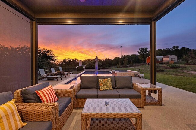 Building Photo - 4518 Diamante Dr