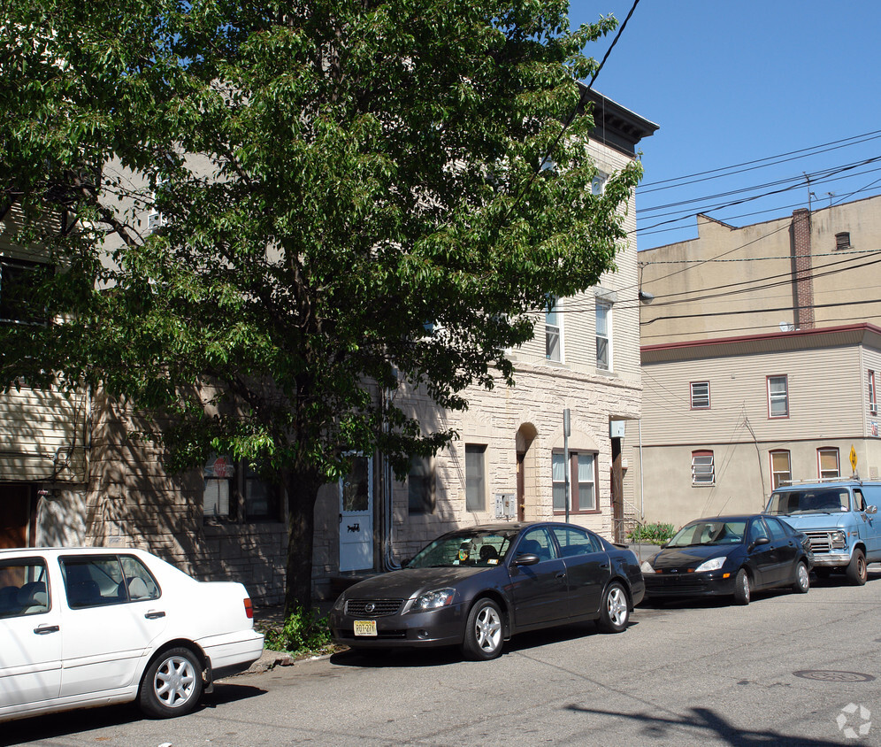 Building Photo - 44-46 Delancey St