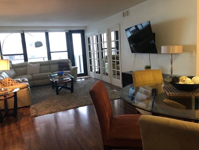 Building Photo - 5225 Collins Ave