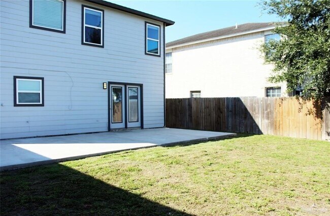 Building Photo - 2536 S Links Dr