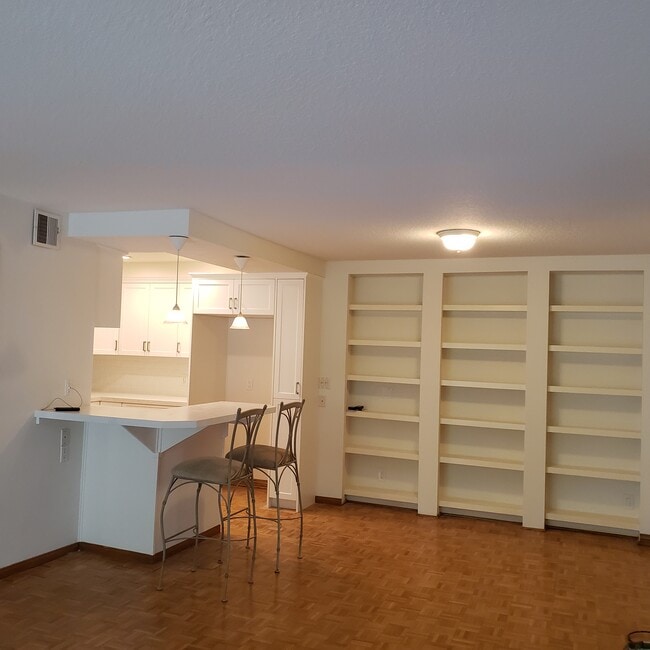 Building Photo - 8515 Falmouth Ave