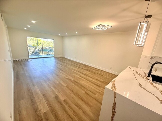 Foto del edificio - 1151 SW 128th Terrace