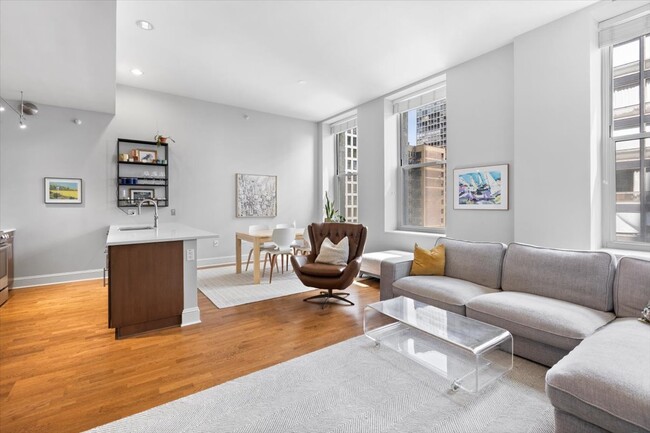 Building Photo - 850 N Lake Shore Dr