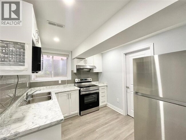 Building Photo - 98 Dallan Dr