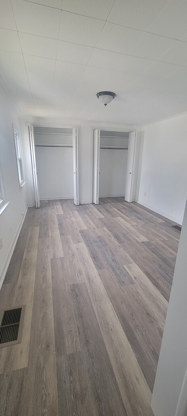 Foto del edificio - 11013B Coffman Ave