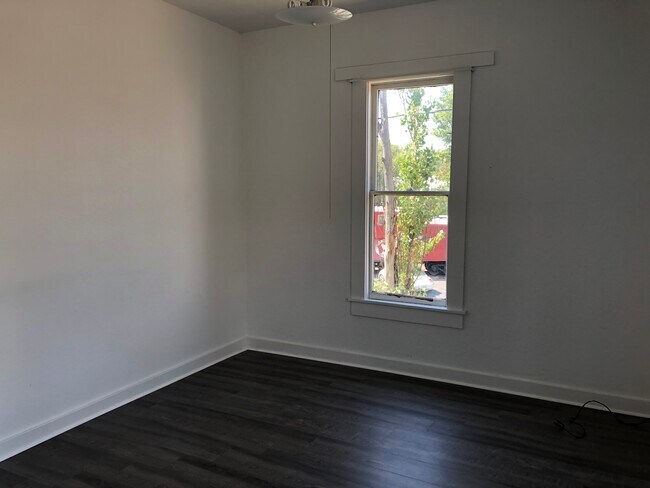 Foto del edificio - 125 NE Whitman St