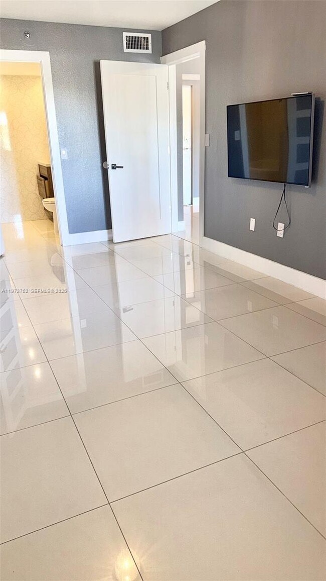 Foto del edificio - 637 SW 3rd St