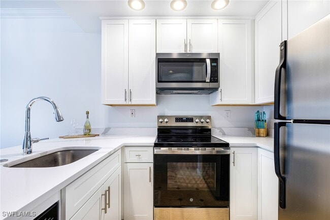 Foto del edificio - 3320 Olympic Dr