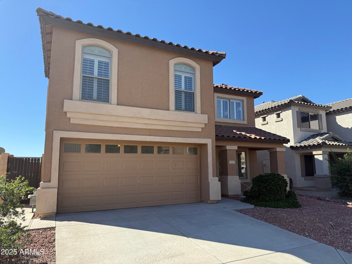 Foto principal - 2525 W Straight Arrow Ln