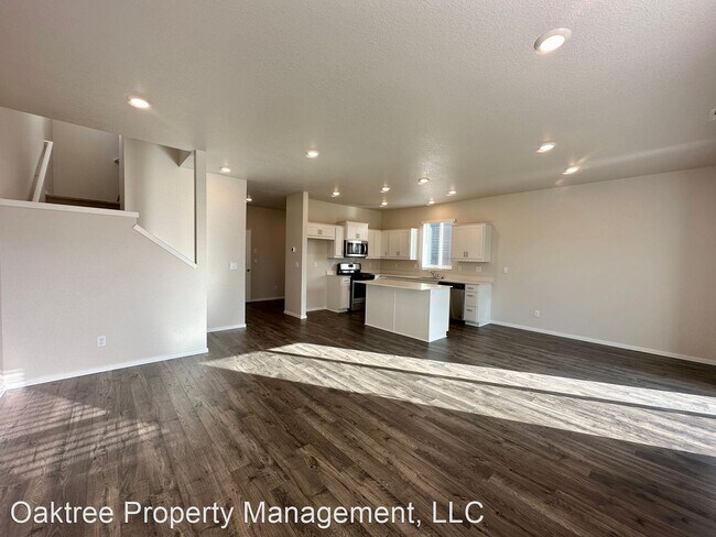 Building Photo - 4 br, 2.5 bath House - 457 Himalaya St NE