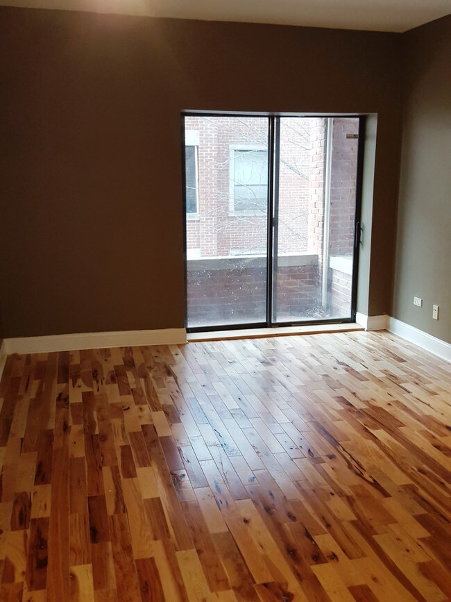 Foto del edificio - 6100 S Dorchester Ave