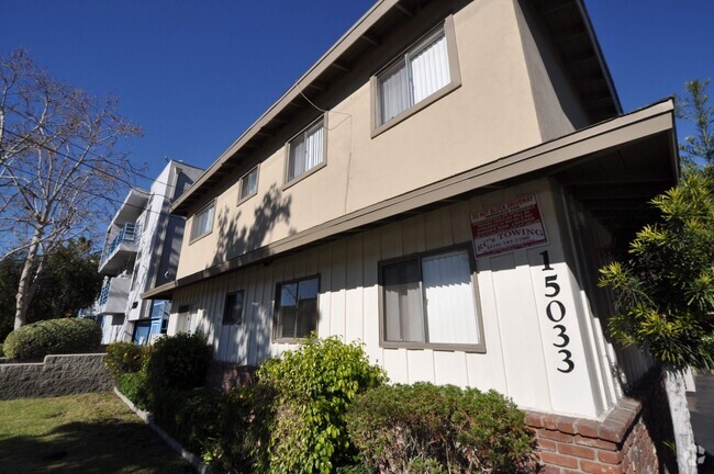 Building Photo - 15033 Burbank Blvd
