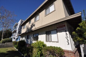 Building Photo - 15033 Burbank Blvd