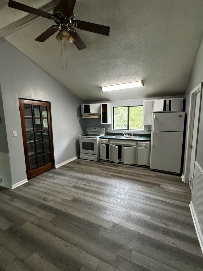 Foto del edificio - 762 Possum Hollow Trail