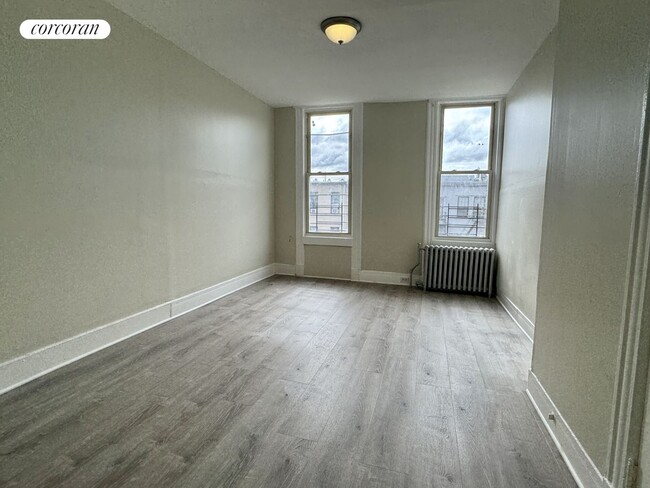 Foto del edificio - 156 Cornelia St
