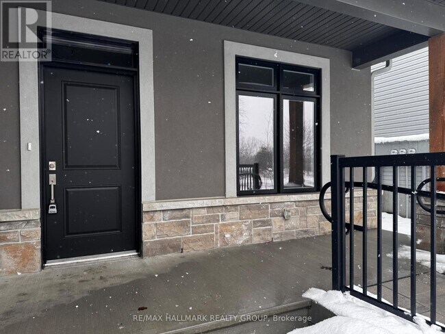 Photo du bâtiment - 1547 Flanders Rd