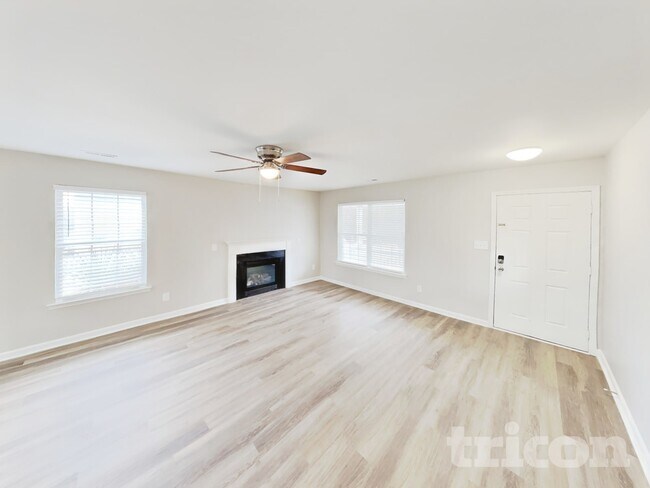 Foto del edificio - 301 Bedford Park Dr