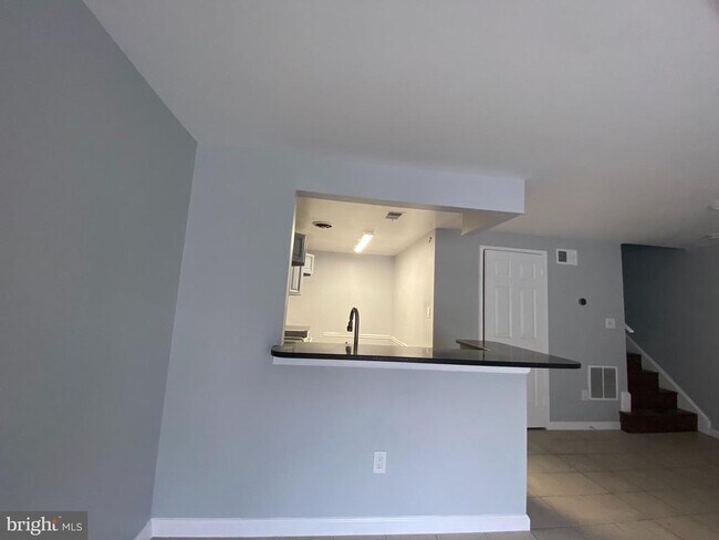 Building Photo - 8829 Welbeck Way