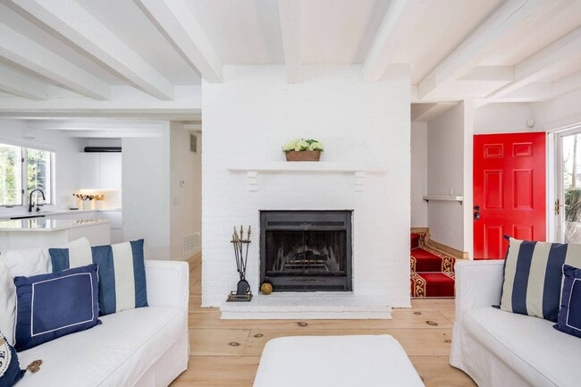 Foto del edificio - 57 Osborne Ln