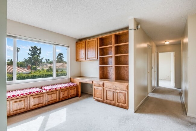 Building Photo - Tranquility on Beachside