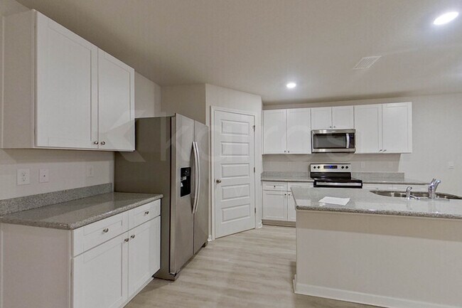 Foto del edificio - 312 Monarch Ln