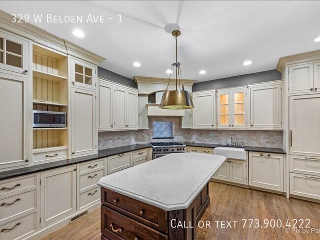Foto del edificio - Prime Lincoln Park Rarely available Duplex...
