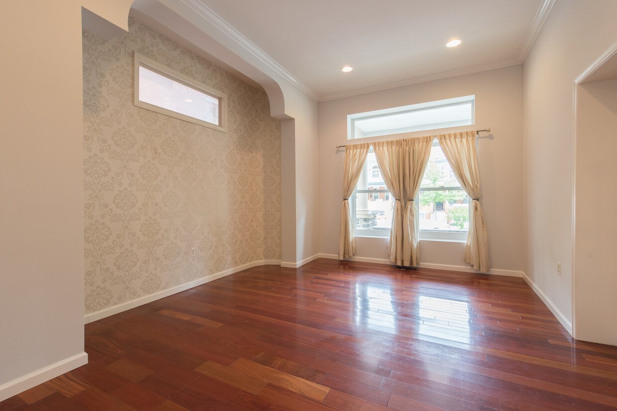 Primary Photo - Welcoming two level apartment