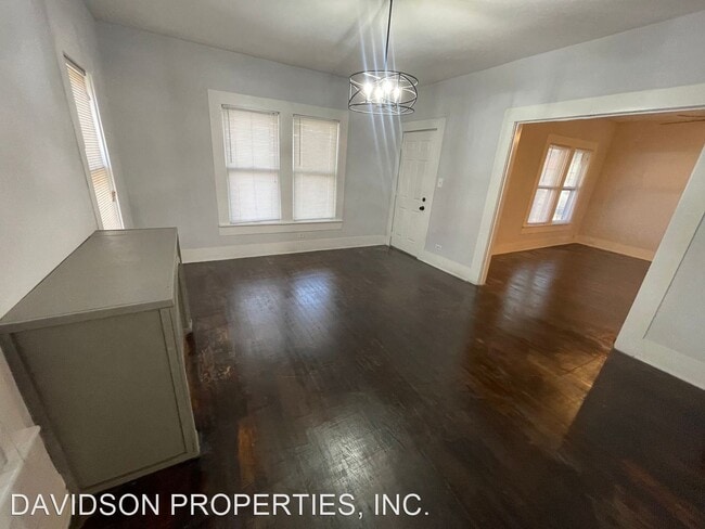 Building Photo - 3 br, 1 bath House - 702 E Evergreen Ct