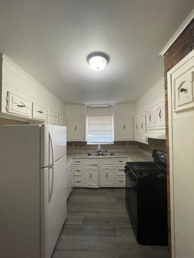 Building Photo - 4 br, 2 bath House - 4540 Curtis